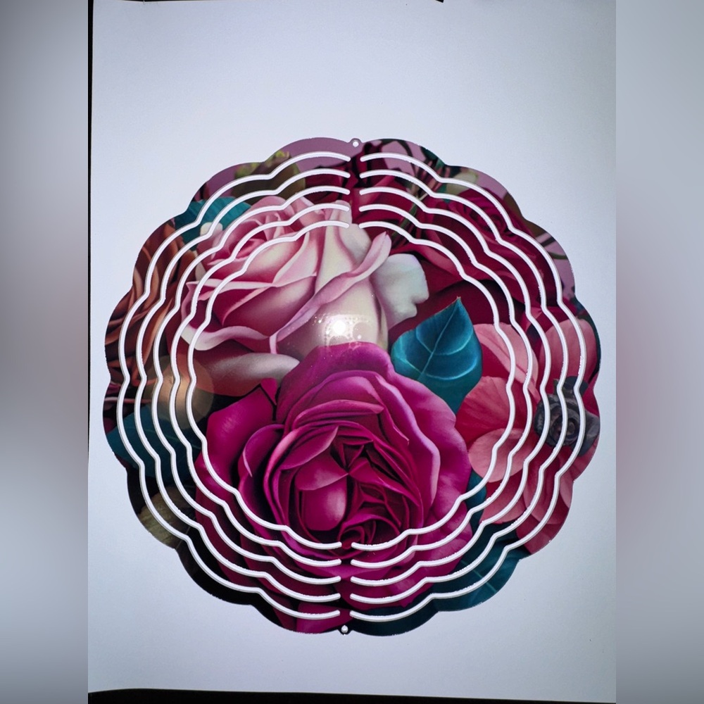 🌹Floral Wind Spinner with Pink and Red Roses